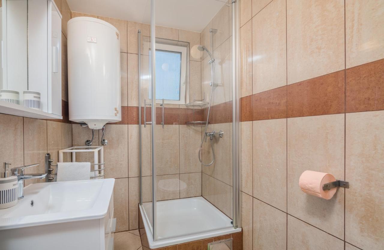 Apartment Dragica Čižići エクステリア 写真