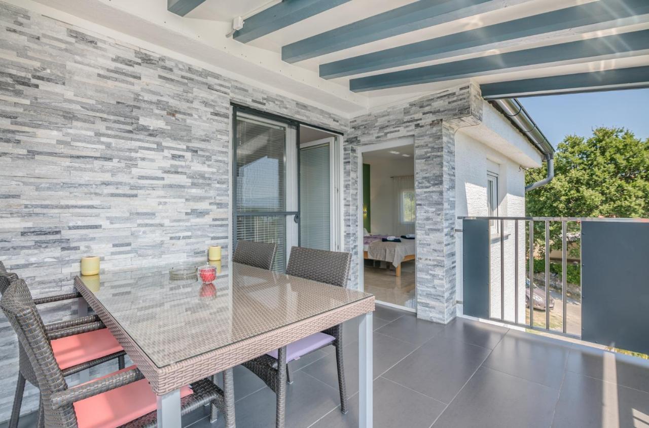 Apartment Dragica Čižići エクステリア 写真