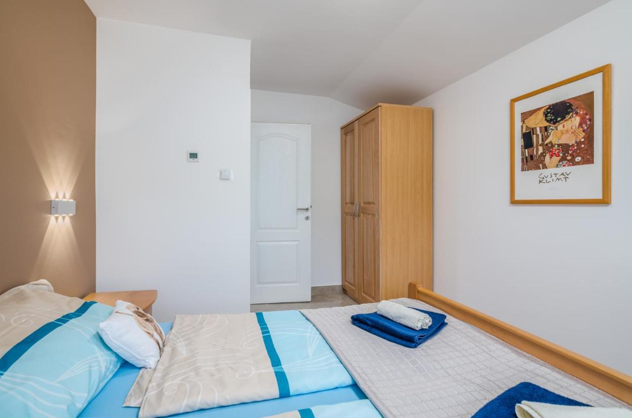 Apartment Dragica Čižići エクステリア 写真
